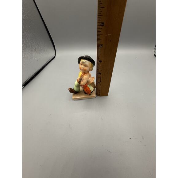 Vintage Made In Japan Porcelain Figurine Boy With Hat, Suitcase And Umbrella - Picture 7 of 7